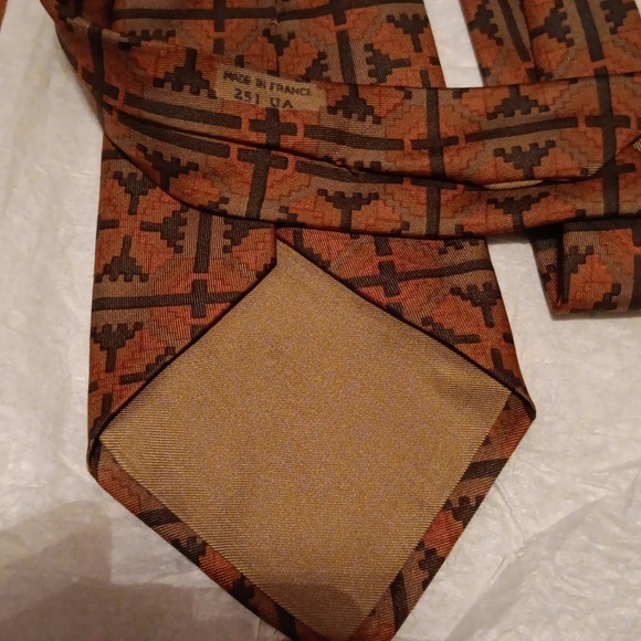 VINTAGE HERMES BROWN, TAN & BURNT ORANGE  SILK TIE - Picture 4 of 4